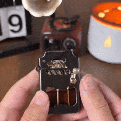 Mechanical lighter gear movement