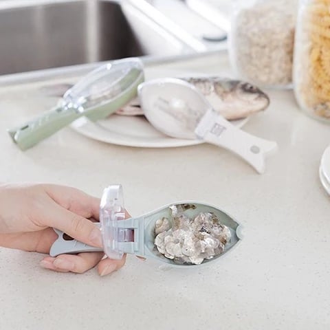 Fish scaler with scale collection cover