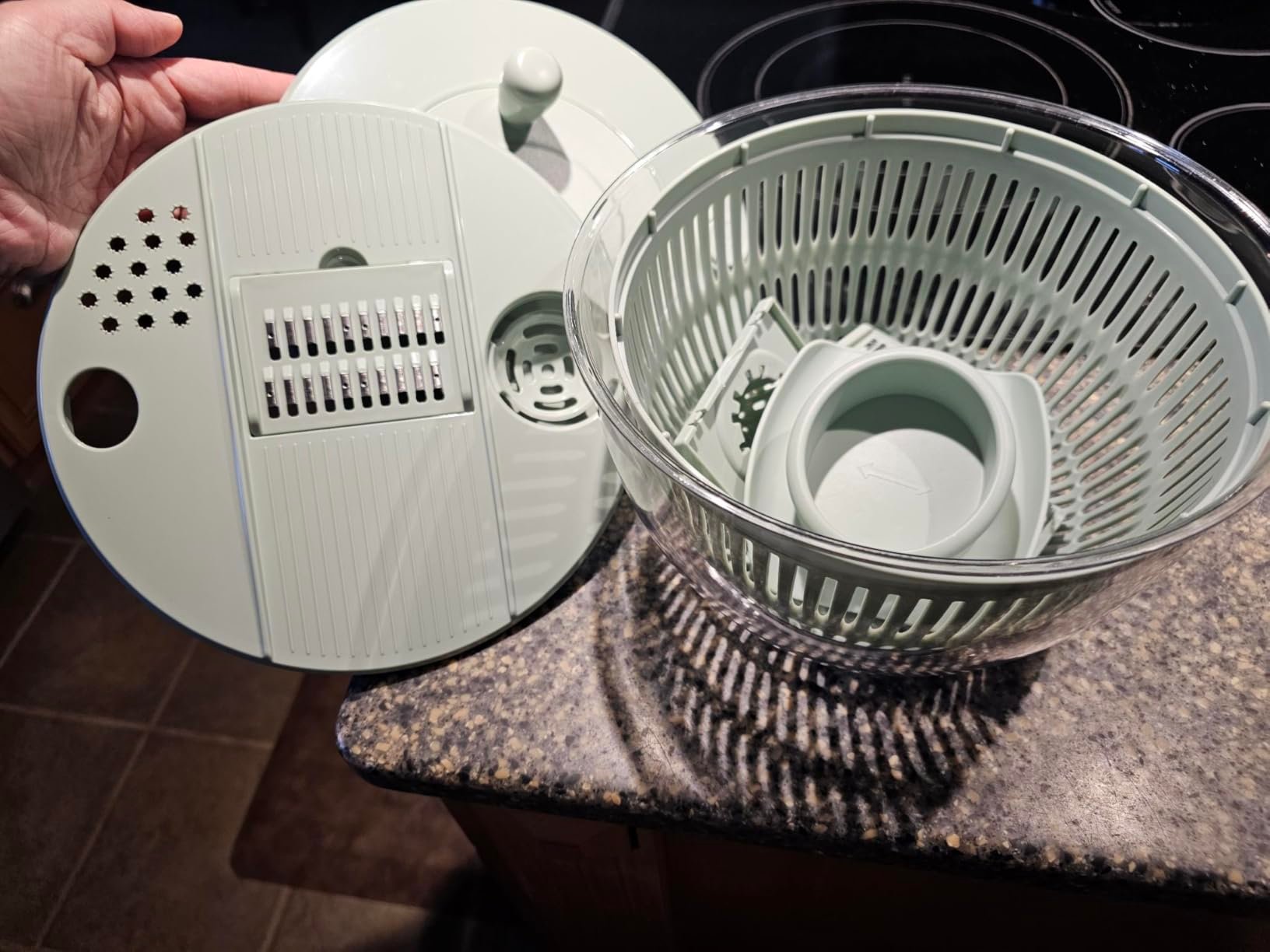 All in one Salad spinner and veggies slicer