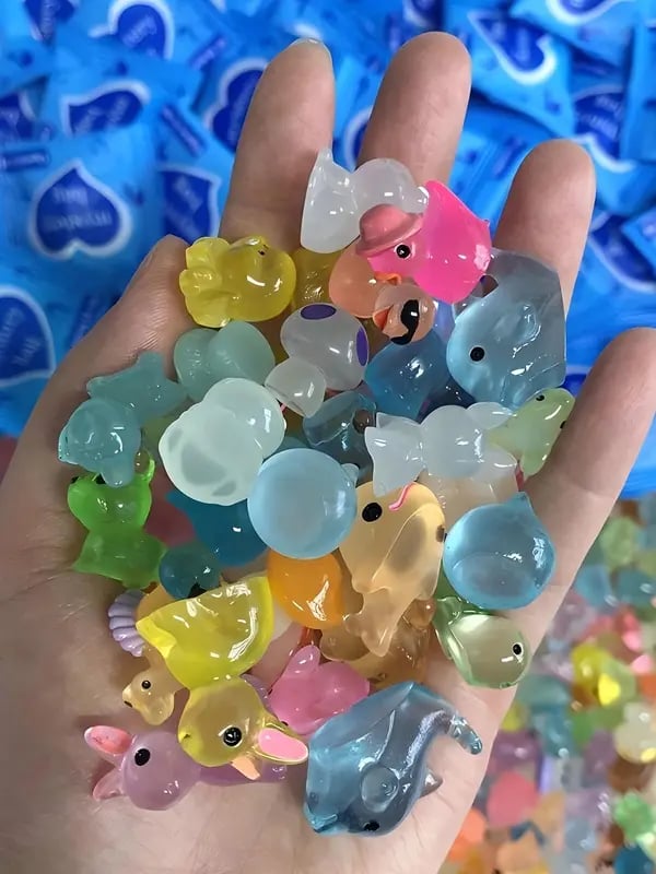 Random Color (pink Etc) Mini Resin Animal Decorating Ornaments, Luminous Resin Cute Animal Decoration Items, Creative Decorations for Home Office Desk, Luminous Resin Ducks, Home Decor Accessory, Kawaii Display Decor, Decoration Figure 2