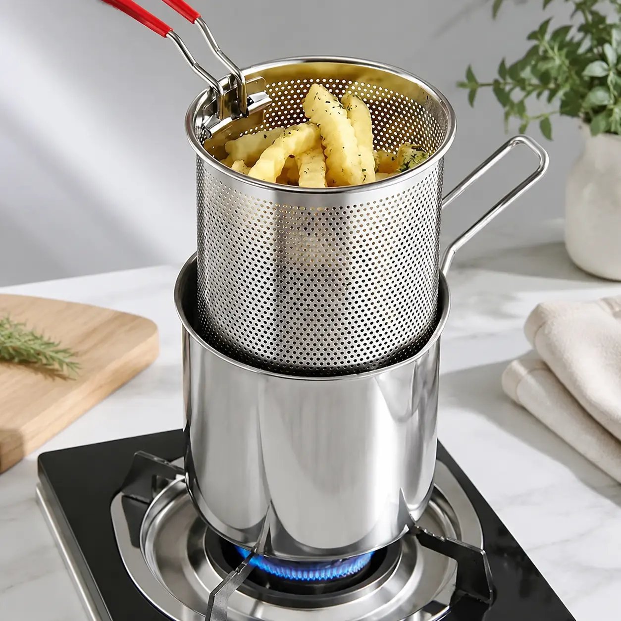 Deep Pot Anti Oil Splatter Design
